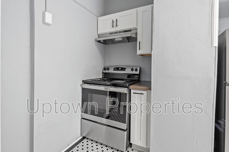 Cozy Studio Unit in Historic Belmont Craftsman Home property image