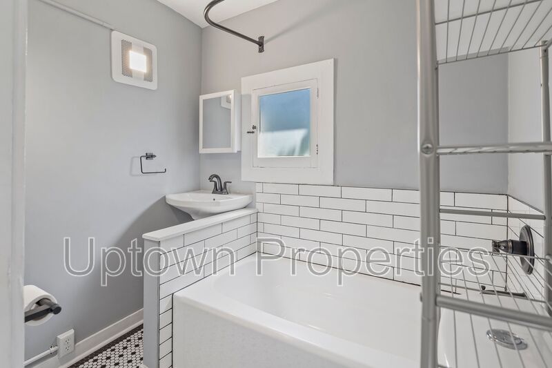 Cozy Studio Unit in Historic Belmont Craftsman Home property image