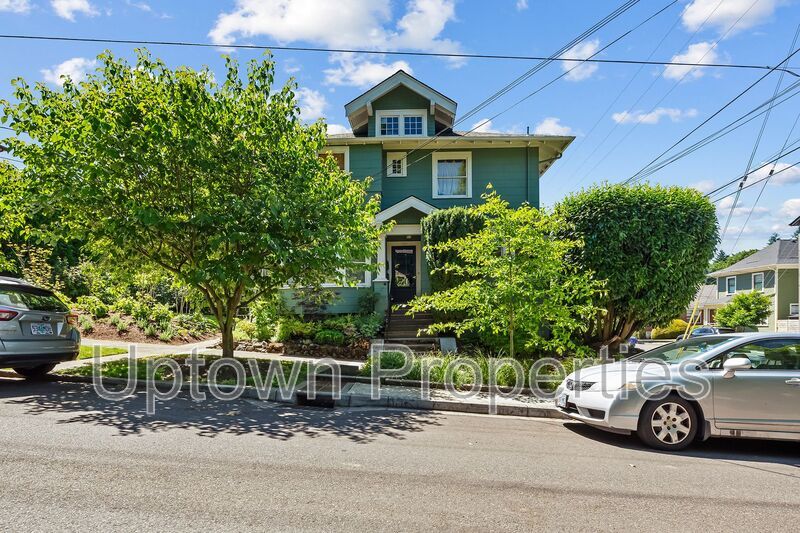 Cozy Studio Unit in Historic Belmont Craftsman Home property image