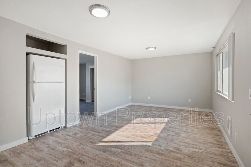 Updated 1 bed 1 bath + Parking Included + Laundry On Site + $500 Deposit** property image