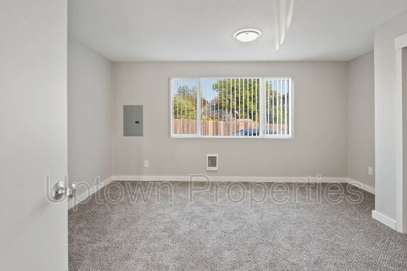 Updated 1 bed 1 bath + Parking Included + Laundry On Site + $500 Deposit** property image