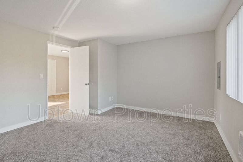 Updated 1 bed 1 bath + Parking Included + Laundry On Site + $500 Deposit** property image