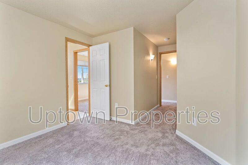 Charming 3BD/2.5BTH Duplex in Happy Valley property image