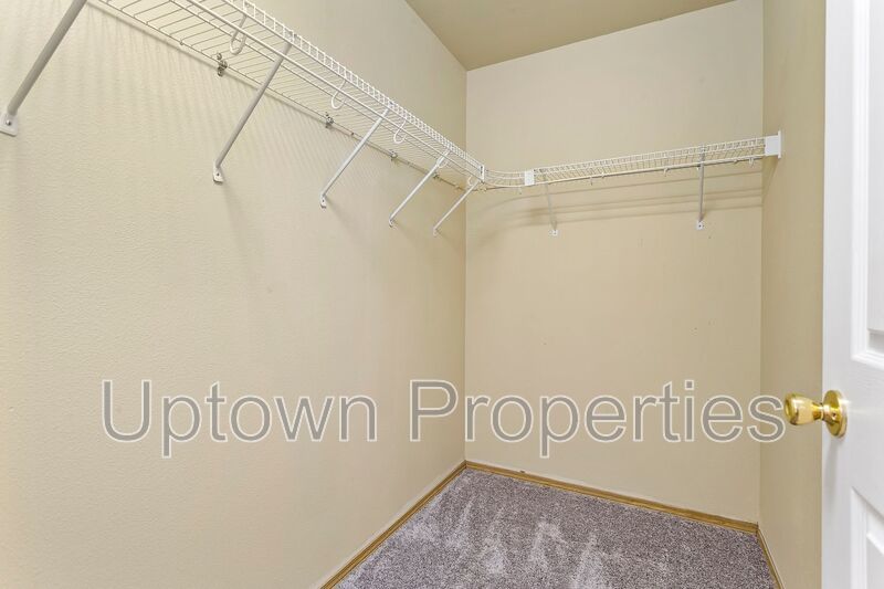 Charming 3BD/2.5BTH Duplex in Happy Valley property image