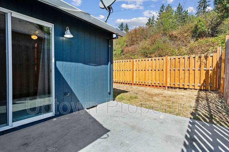 Charming 3BD/2.5BTH Duplex in Happy Valley property image