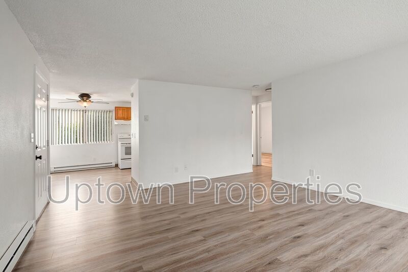 Ground Floor 2 Bed 1 Bath + Wood Floors + Assigned Parking + Large Patio property image