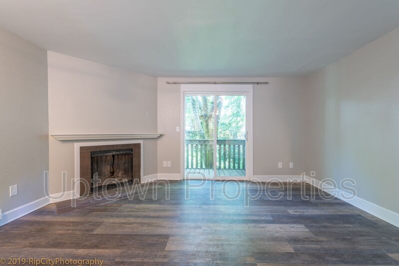 Available 2BR/1.5BATH in Creekside! **50% OFF November's rent! property image