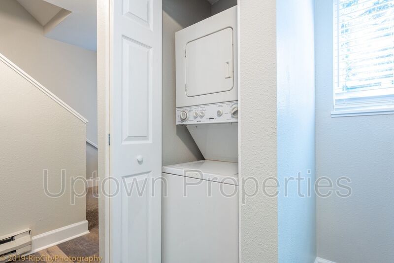 Available 2BR/1.5BATH in Creekside! **50% OFF November's rent! property image