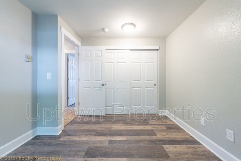 Available 2BR/1.5BATH in Creekside! **50% OFF November's rent! property image