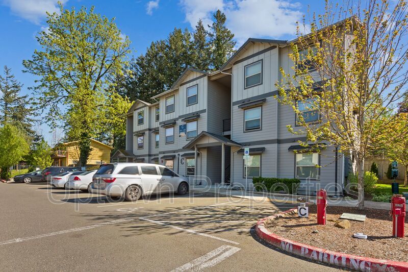 Modern 1BD/1BTH 2nd floor apartment - $500 off 1st month's rent property image