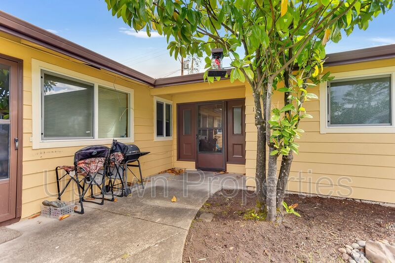 Available 2BR/1BTH in MeadowBrook Village property image