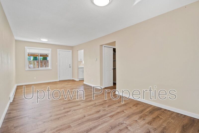 Available 2BD/1BTH apartment in Midland Manor! **$300 OFF first 4 month's rent!** property image