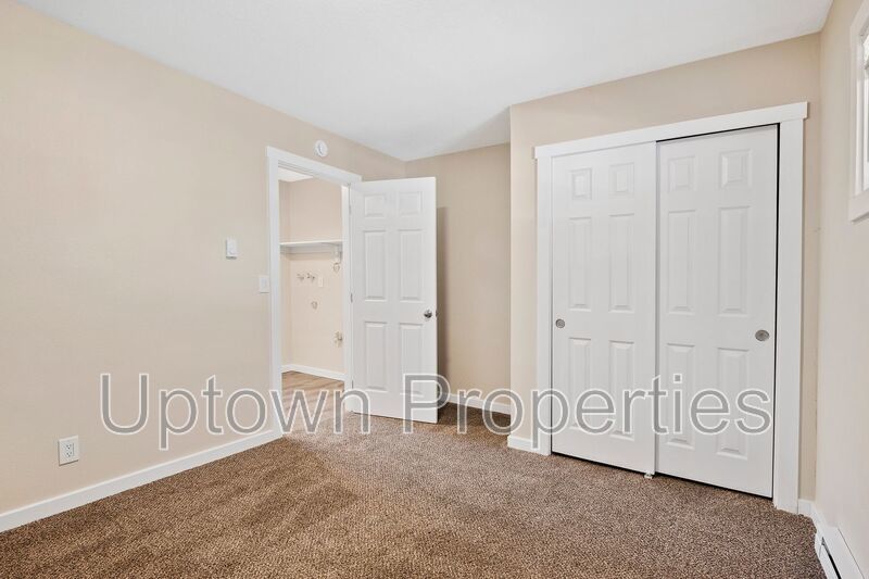 Available 2BD/1BTH apartment in Midland Manor! **$300 OFF first 4 month's rent!** property image