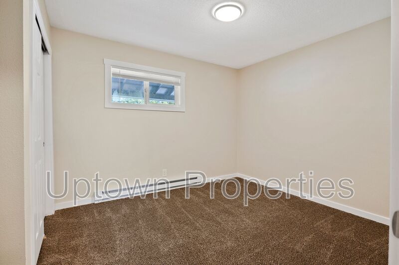 Available 1BD/1BTH Apartment in Midland Manor! **$300 OFF first 4 month's rent!** property image