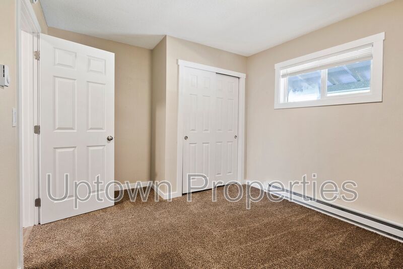 Available 1BD/1BTH Apartment in Midland Manor! **$300 OFF first 4 month's rent!** property image