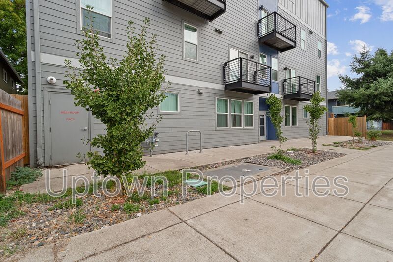 FREE First Month's Rent: Modern 1BD/1BTH apartment in Portland property image