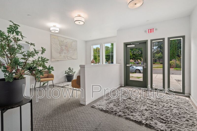 FREE First Month's Rent: Modern 1BD/1BTH apartment in Portland property image