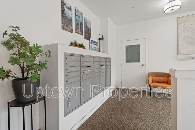 FREE First Month's Rent: Modern 1BD/1BTH apartment in Portland property image