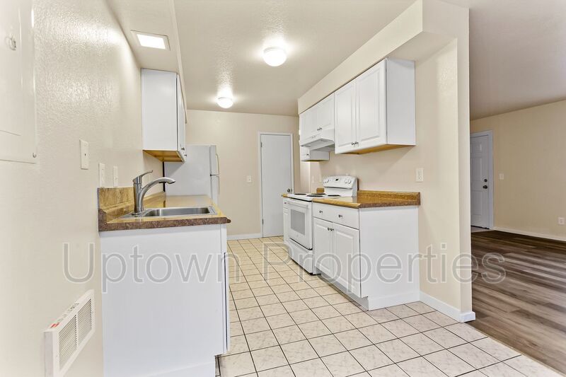 Available 2BR/1.5BATH Apartment in Beaverton close to Nike and Intel! property image