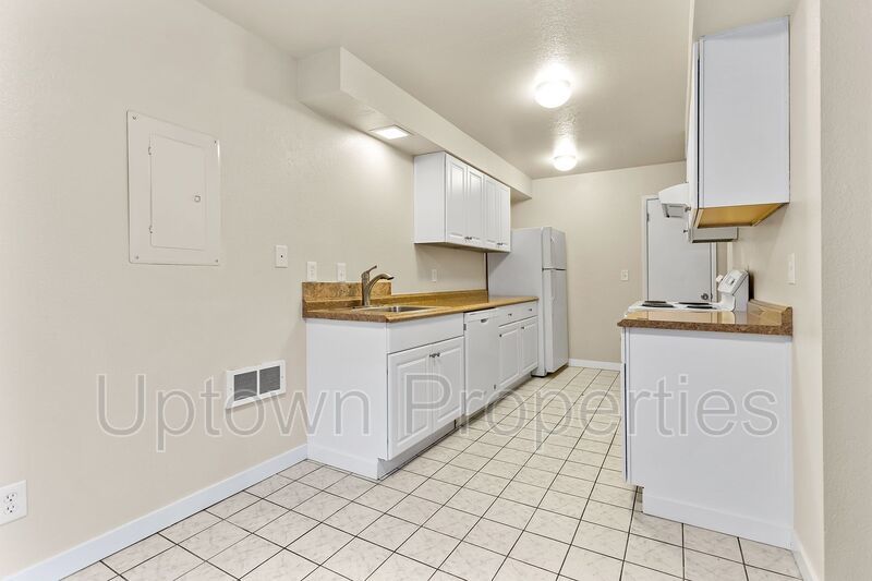 Available 2BR/1.5BATH Apartment in Beaverton close to Nike and Intel! property image
