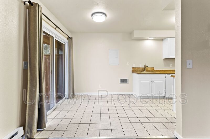 Available 2BR/1.5BATH Apartment in Beaverton close to Nike and Intel! property image