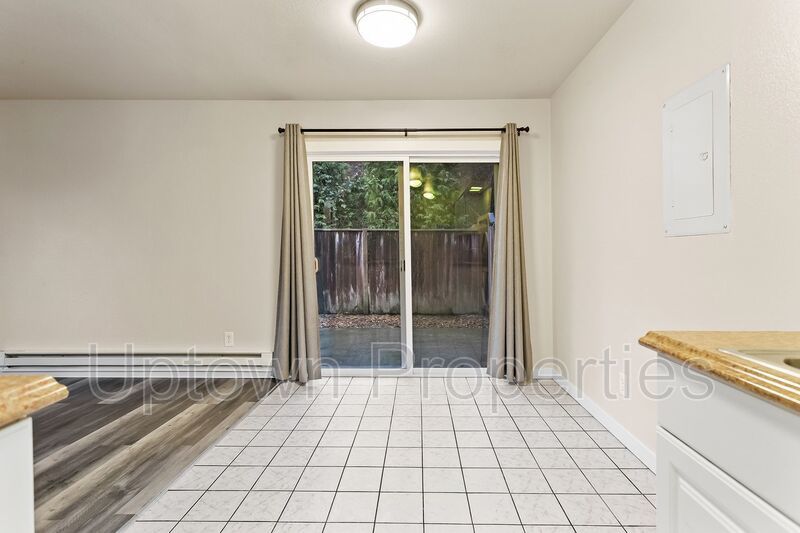 Available 2BR/1.5BATH Apartment in Beaverton close to Nike and Intel! property image