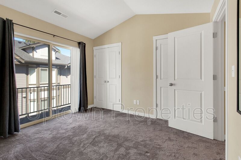 Available 2BR/2.5BATH Townhome with Garage and extra parking! property image