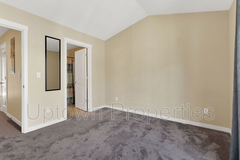 Available 2BR/2.5BATH Townhome with Garage and extra parking! property image