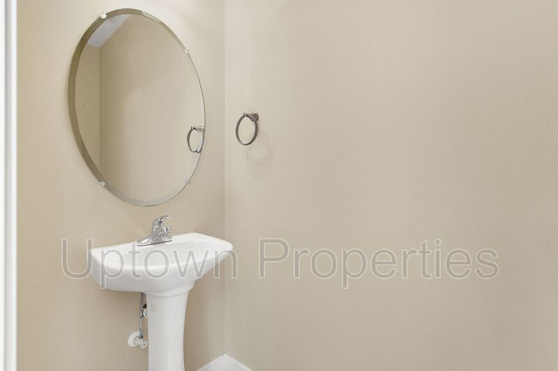 Available 2BR/2.5BATH Townhome with Garage and extra parking! property image