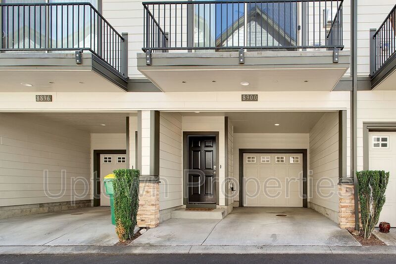 Available 2BR/2.5BATH Townhome with Garage and extra parking! property image