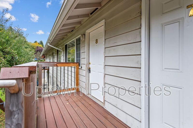 Charming SW Portland Living with Easy City Access property image