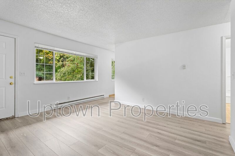 Charming SW Portland Living with Easy City Access property image
