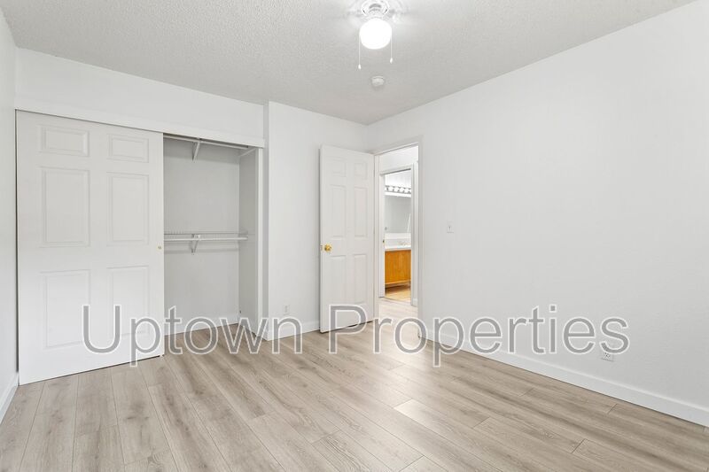 Charming SW Portland Living with Easy City Access property image