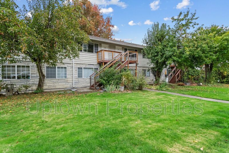 Charming SW Portland Living with Easy City Access property image