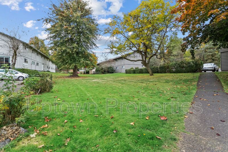 Charming SW Portland Living with Easy City Access property image