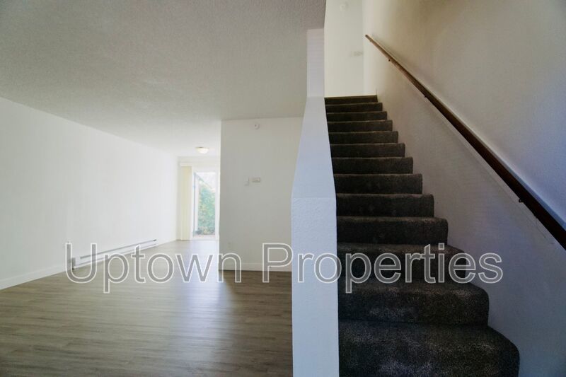 Available 2BD/1BA Apartment near Multnomah Village! **50% OFF first month's rent! property image