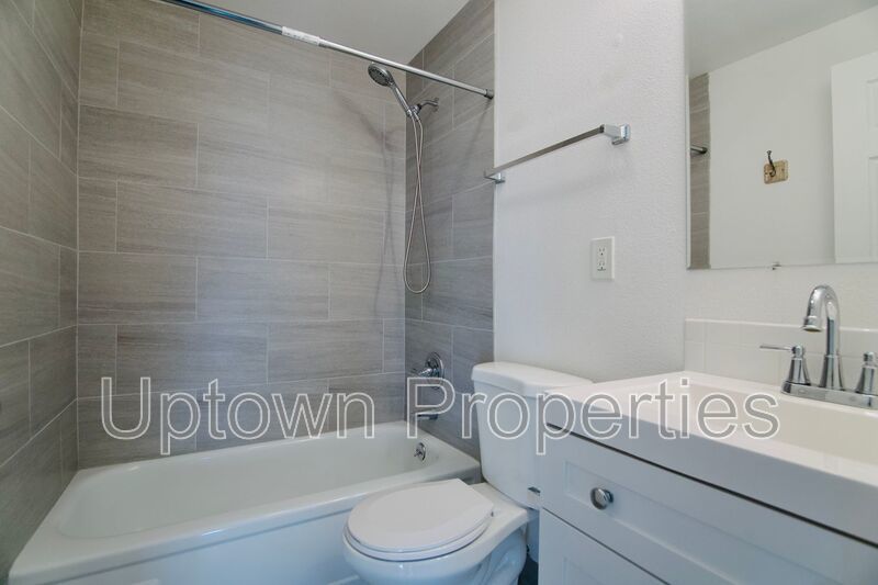 Available 2BD/1BA Apartment near Multnomah Village! **50% OFF first month's rent! property image