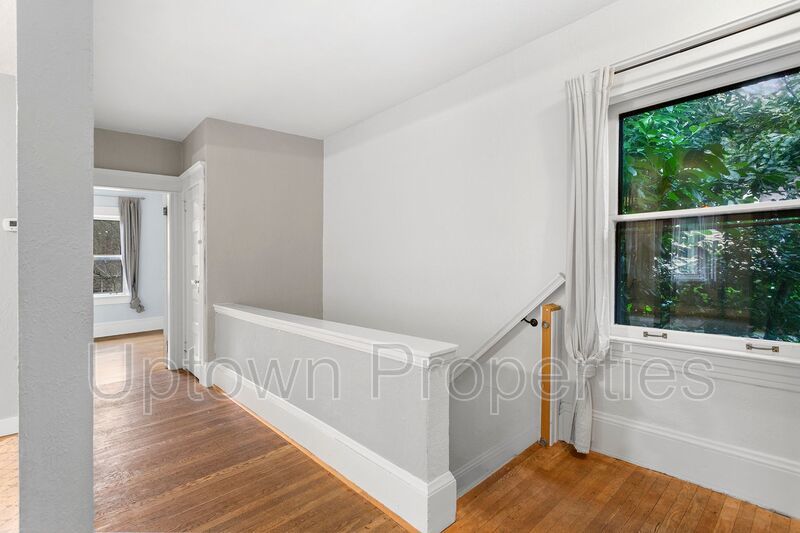 Charming 2-Bedroom Home in the Heart of SE Portland! property image