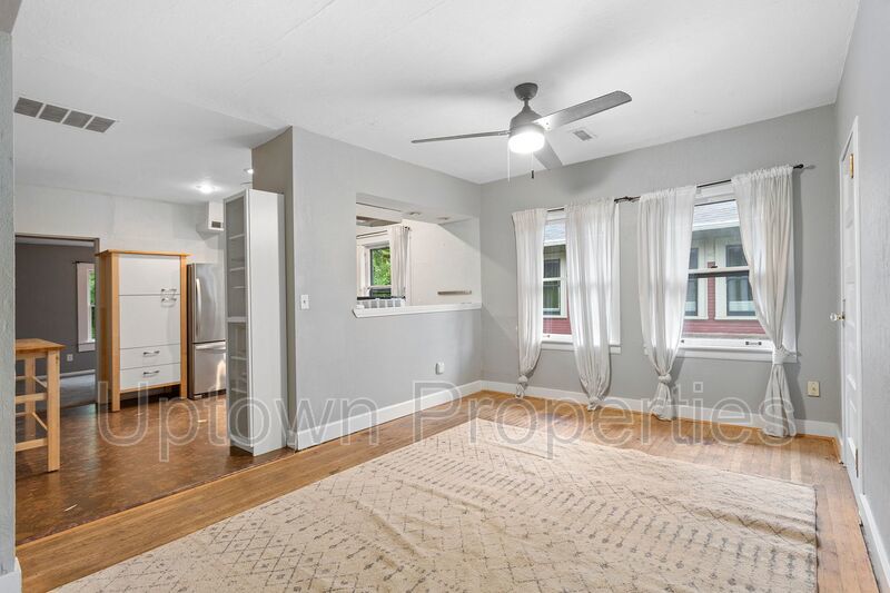 Charming 2-Bedroom Home in the Heart of SE Portland! property image