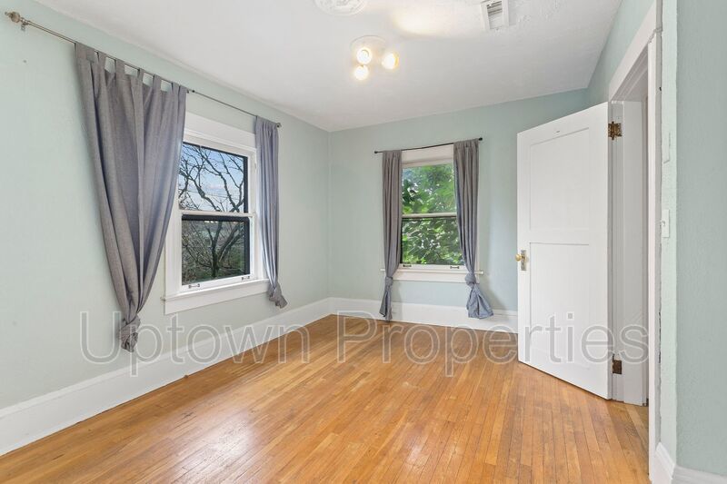 Charming 2-Bedroom Home in the Heart of SE Portland! property image