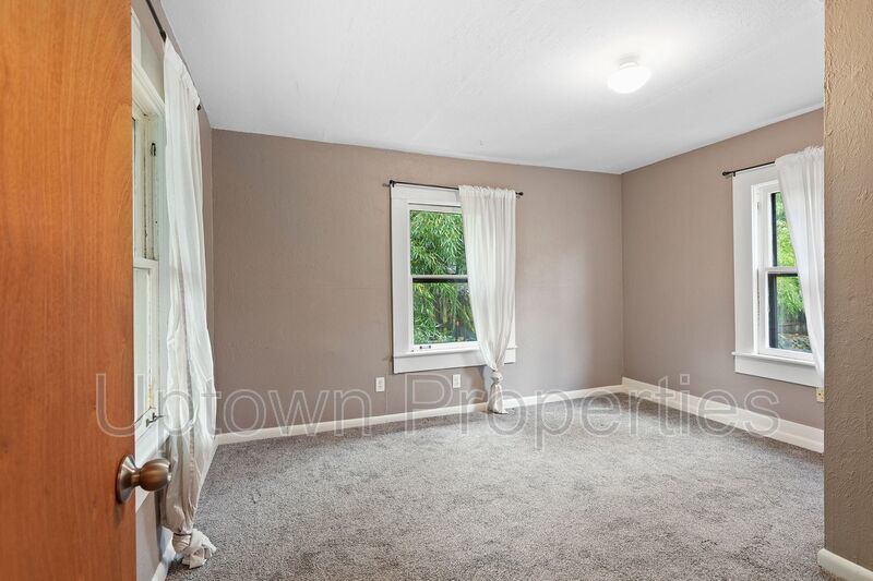 Charming 2-Bedroom Home in the Heart of SE Portland! property image