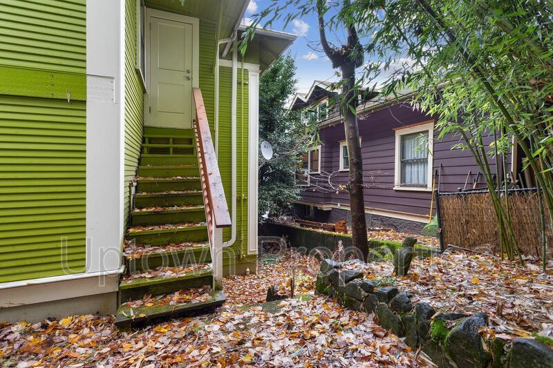 Charming 2-Bedroom Home in the Heart of SE Portland! property image