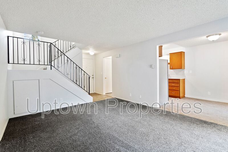 3BR/2BATH Two-Story Apartment Available in Hillsboro! **HOLIDAY SPECIAL** property image