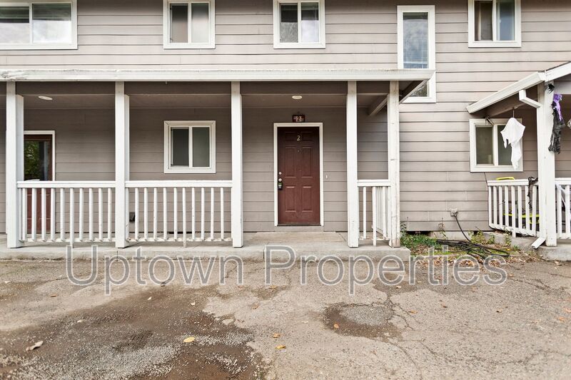 3BR/2BATH Two-Story Apartment Available in Hillsboro! **HOLIDAY SPECIAL** property image