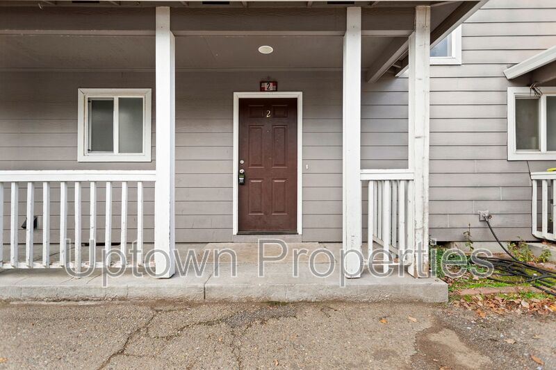 3BR/2BATH Two-Story Apartment Available in Hillsboro! **HOLIDAY SPECIAL** property image