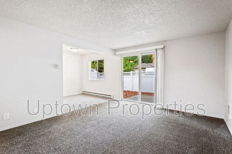 3BR/2BATH Two-Story Apartment Available in Hillsboro! **HOLIDAY SPECIAL** property image