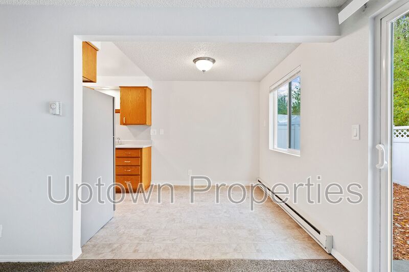 3BR/2BATH Two-Story Apartment Available in Hillsboro! **HOLIDAY SPECIAL** property image