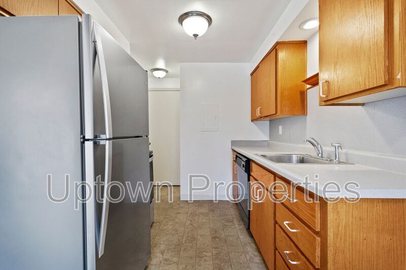 3BR/2BATH Two-Story Apartment Available in Hillsboro! **HOLIDAY SPECIAL** property image