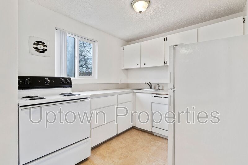**Holiday Special** Rare 1BR Value! Near Top Schools, Shopping & Transit. property image