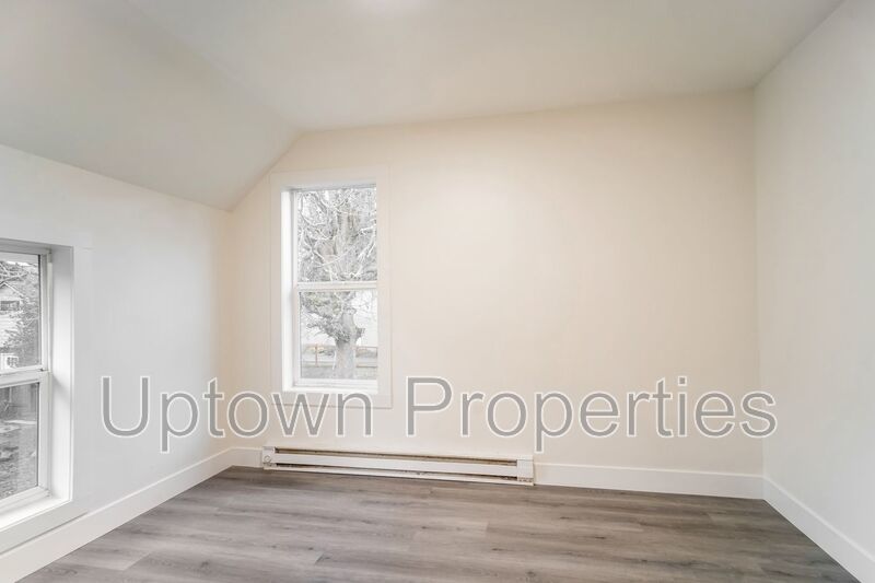 Renovated 2BD 1BTH! **HOLIDAY SPECIAL** property image